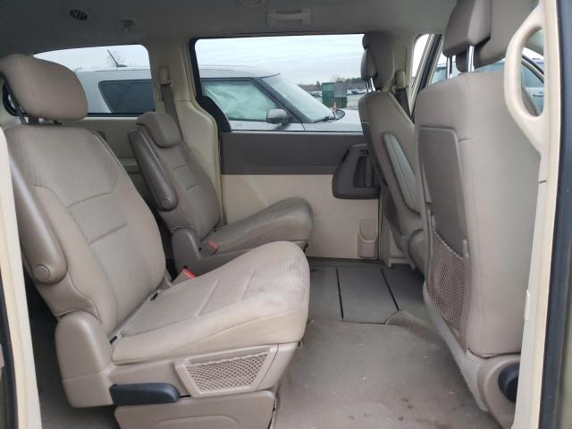 Photo 10 VIN: 2A4RR5D15AR415698 - CHRYSLER TOWN & COU 