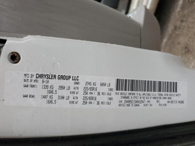 Photo 12 VIN: 2A4RR5D15AR432047 - CHRYSLER TOWN & COU 