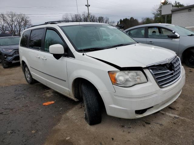 Photo 3 VIN: 2A4RR5D15AR432047 - CHRYSLER TOWN & COU 