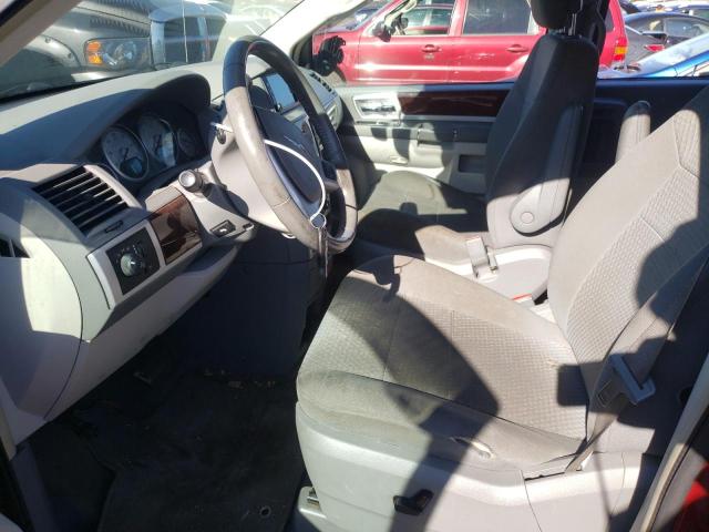 Photo 6 VIN: 2A4RR5D15AR442609 - CHRYSLER TOWN & COU 