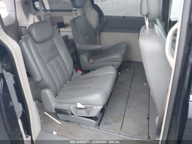 Photo 7 VIN: 2A4RR5D15AR451424 - CHRYSLER TOWN & COUNTRY 