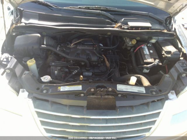 Photo 9 VIN: 2A4RR5D15AR463833 - CHRYSLER TOWN & COUNTRY 