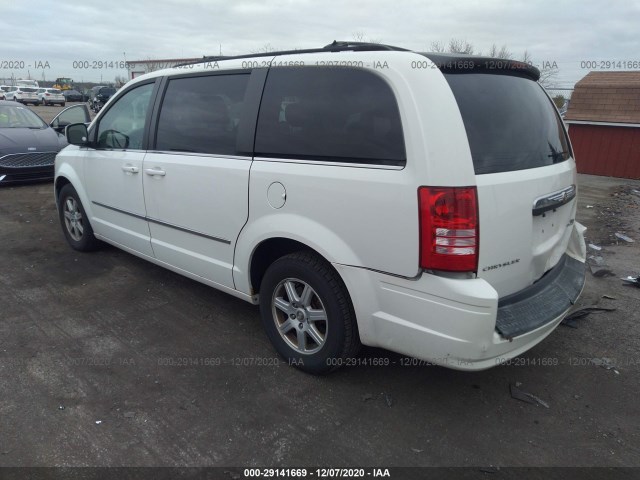 Photo 2 VIN: 2A4RR5D16AR130251 - CHRYSLER TOWN & COUNTRY 