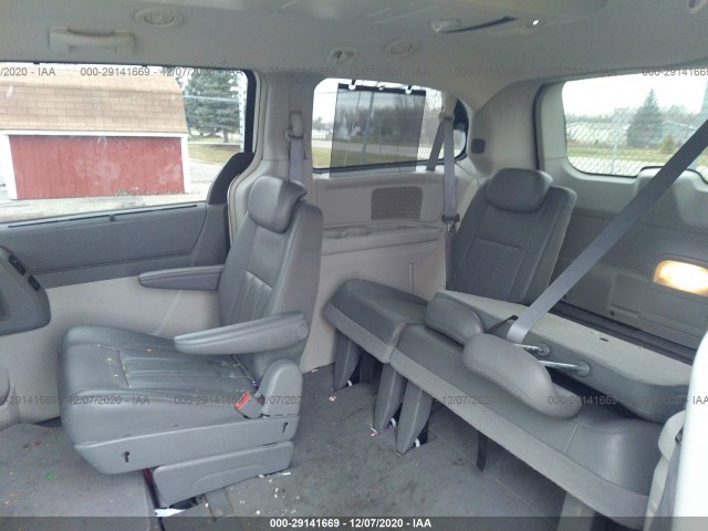 Photo 7 VIN: 2A4RR5D16AR130251 - CHRYSLER TOWN & COUNTRY 