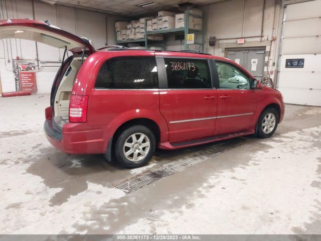 Photo 3 VIN: 2A4RR5D16AR141184 - CHRYSLER TOWN & COUNTRY 