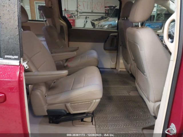 Photo 7 VIN: 2A4RR5D16AR141184 - CHRYSLER TOWN & COUNTRY 