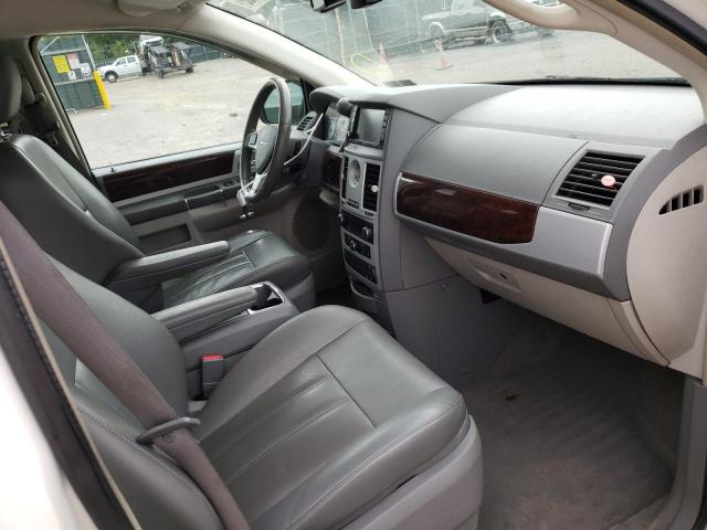 Photo 4 VIN: 2A4RR5D16AR152279 - CHRYSLER TOWN & COU 