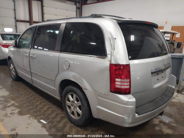 Photo 2 VIN: 2A4RR5D16AR164397 - CHRYSLER TOWN & COUNTRY 