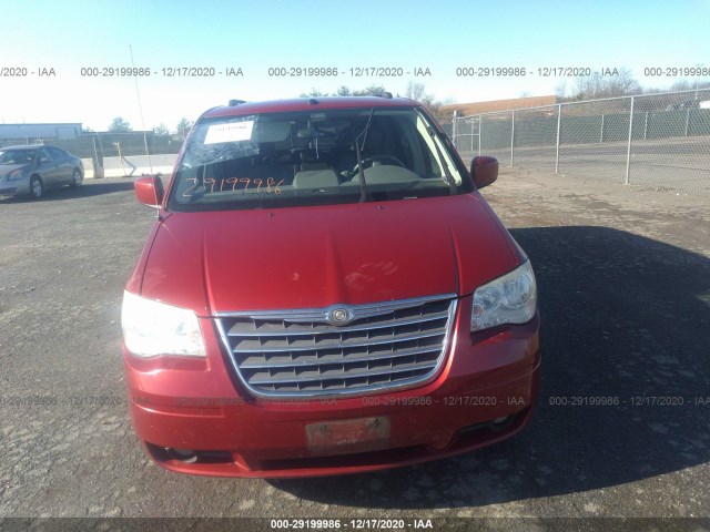 Photo 5 VIN: 2A4RR5D16AR170135 - CHRYSLER TOWN & COUNTRY 