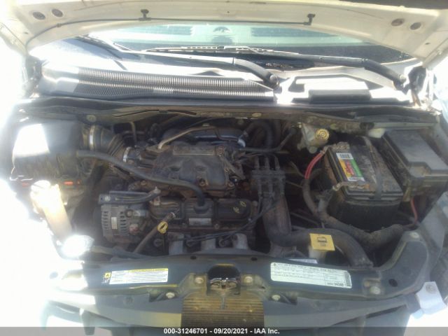 Photo 9 VIN: 2A4RR5D16AR243438 - CHRYSLER TOWN & COUNTRY 