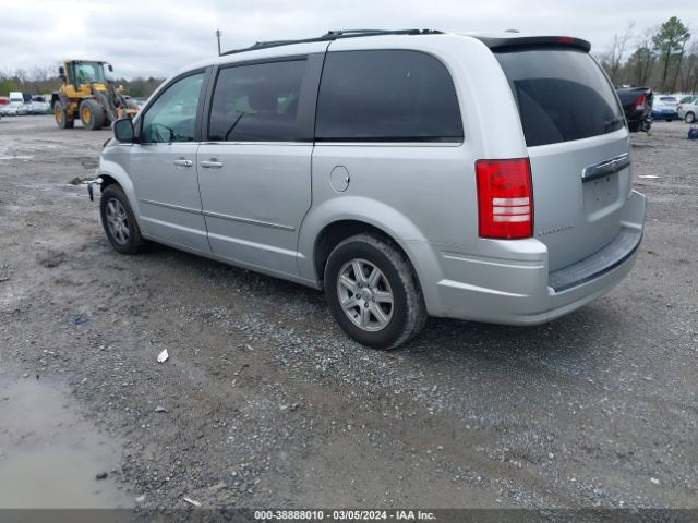 Photo 2 VIN: 2A4RR5D16AR271739 - CHRYSLER TOWN & COUNTRY 