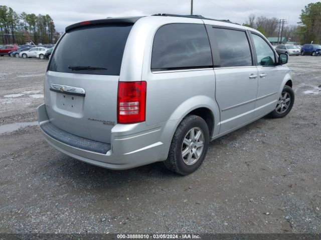 Photo 3 VIN: 2A4RR5D16AR271739 - CHRYSLER TOWN & COUNTRY 