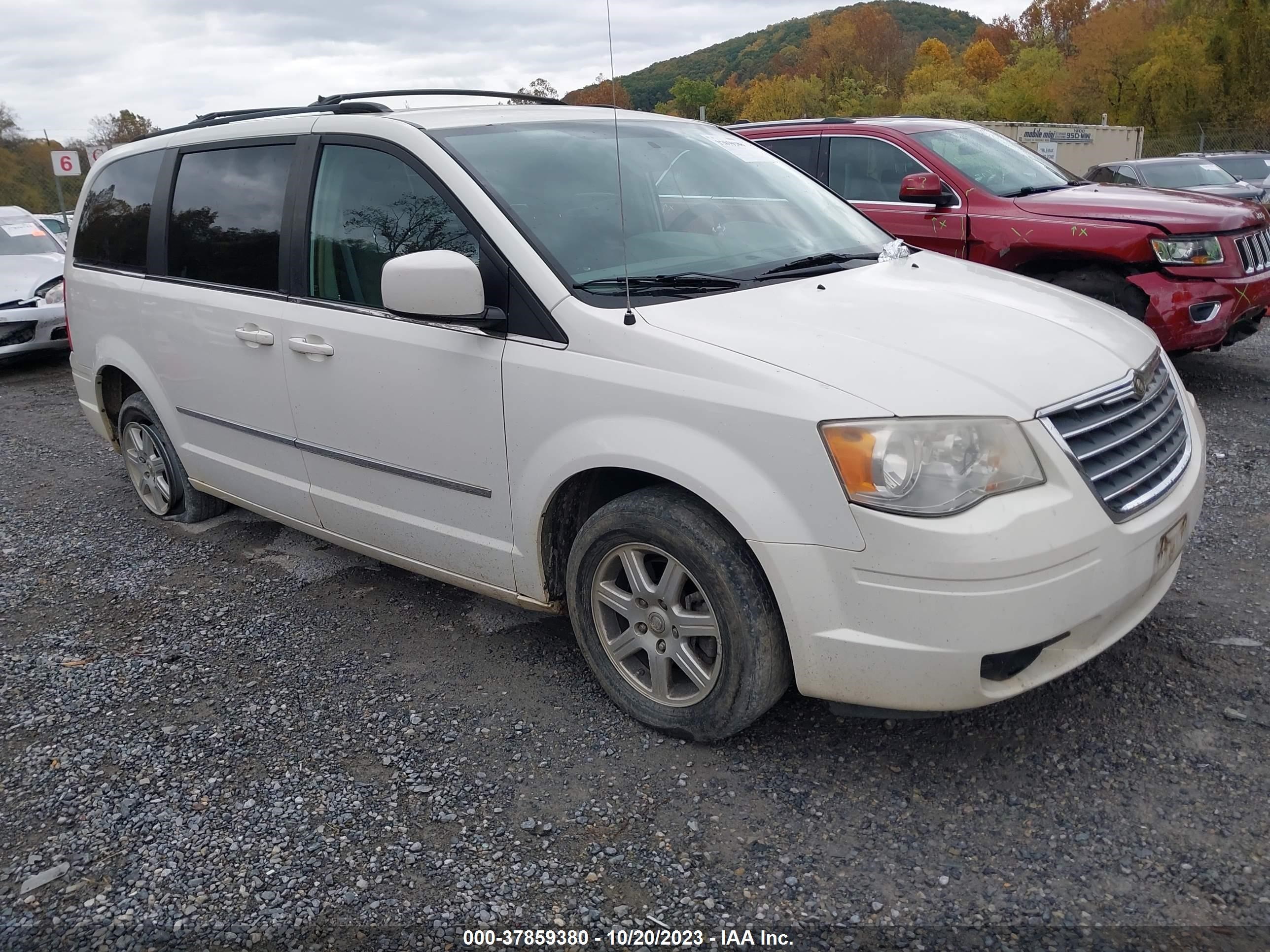 Photo 0 VIN: 2A4RR5D16AR278772 - CHRYSLER TOWN & COUNTRY 