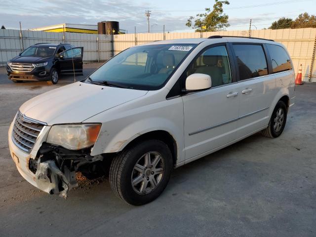 Photo 0 VIN: 2A4RR5D16AR285351 - CHRYSLER TOWN & COU 