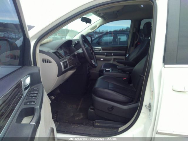 Photo 4 VIN: 2A4RR5D16AR286239 - CHRYSLER TOWN & COUNTRY 