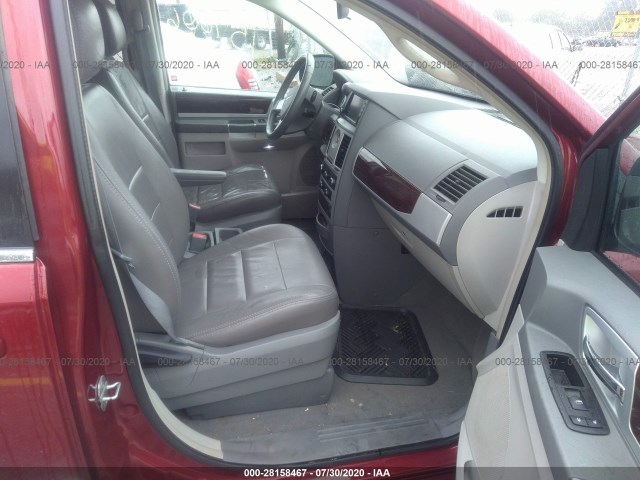 Photo 4 VIN: 2A4RR5D16AR323922 - CHRYSLER TOWN & COUNTRY 