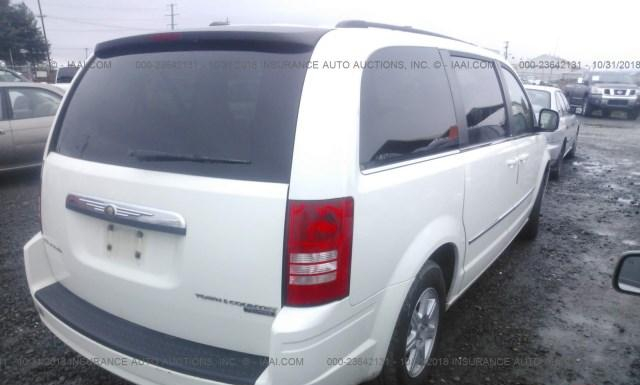 Photo 3 VIN: 2A4RR5D16AR373798 - CHRYSLER TOWN AND COUNTRY 