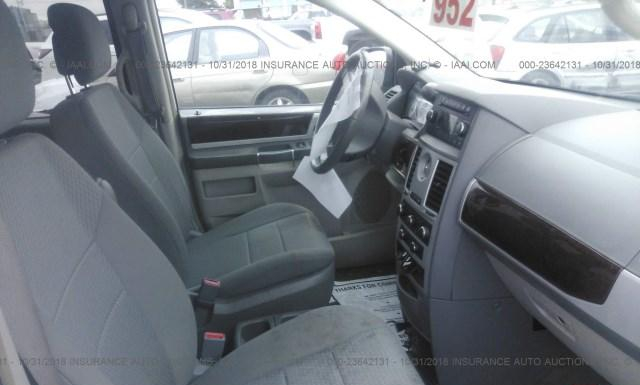 Photo 4 VIN: 2A4RR5D16AR373798 - CHRYSLER TOWN AND COUNTRY 