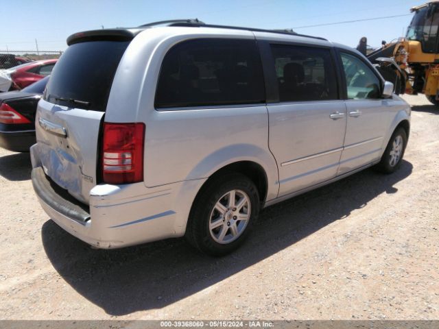 Photo 3 VIN: 2A4RR5D16AR413099 - CHRYSLER TOWN & COUNTRY 