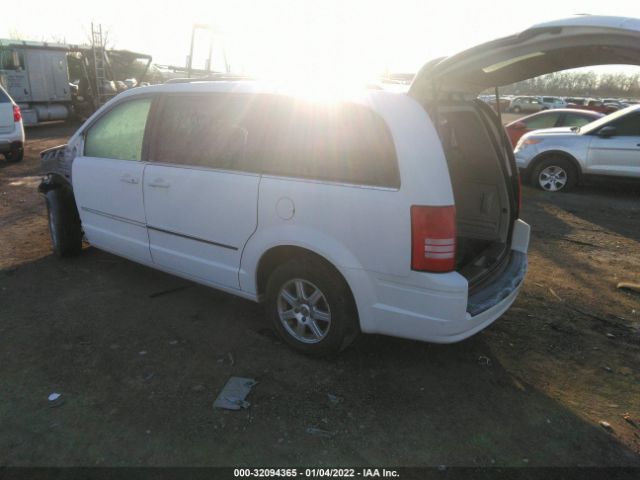 Photo 2 VIN: 2A4RR5D16AR432140 - CHRYSLER TOWN & COUNTRY 