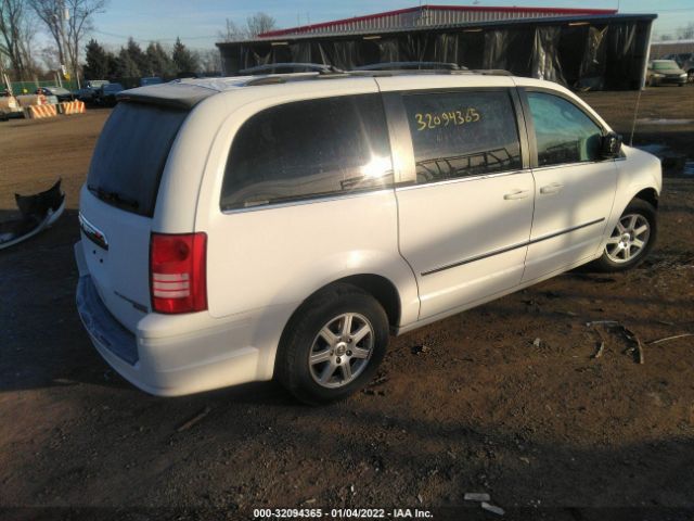 Photo 3 VIN: 2A4RR5D16AR432140 - CHRYSLER TOWN & COUNTRY 