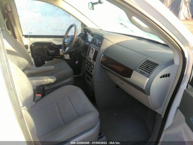 Photo 4 VIN: 2A4RR5D16AR432140 - CHRYSLER TOWN & COUNTRY 