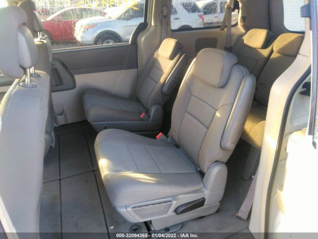 Photo 7 VIN: 2A4RR5D16AR432140 - CHRYSLER TOWN & COUNTRY 