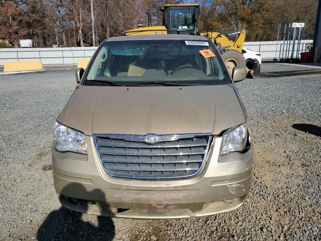 Photo 4 VIN: 2A4RR5D16AR449889 - CHRYSLER TOWN & COU 