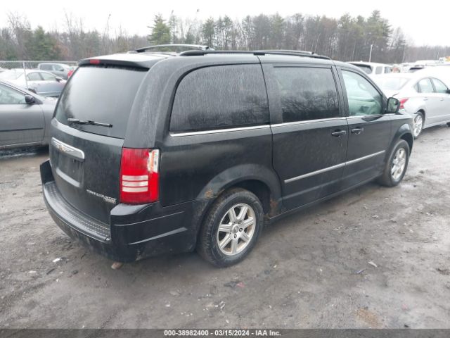 Photo 3 VIN: 2A4RR5D16AR451058 - CHRYSLER TOWN & COUNTRY 