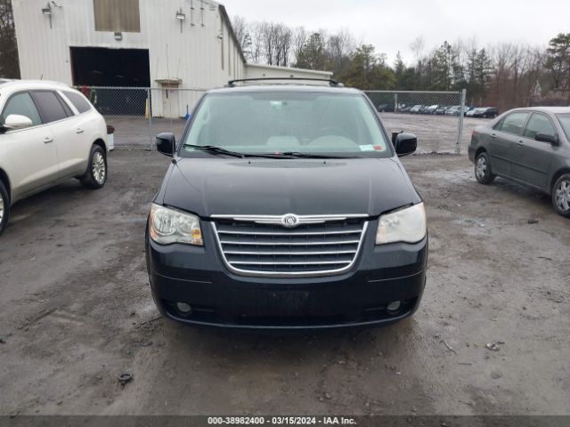 Photo 5 VIN: 2A4RR5D16AR451058 - CHRYSLER TOWN & COUNTRY 