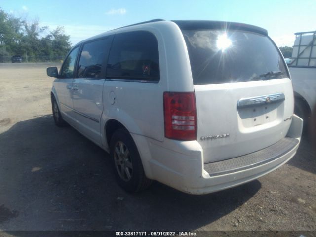 Photo 2 VIN: 2A4RR5D16AR491348 - CHRYSLER TOWN & COUNTRY 