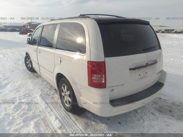 Photo 2 VIN: 2A4RR5D17AR104127 - CHRYSLER TOWN & COUNTRY 