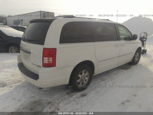 Photo 3 VIN: 2A4RR5D17AR104127 - CHRYSLER TOWN & COUNTRY 