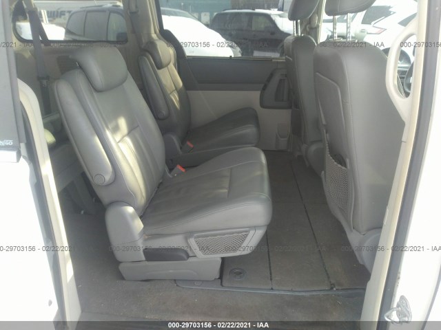 Photo 7 VIN: 2A4RR5D17AR104127 - CHRYSLER TOWN & COUNTRY 