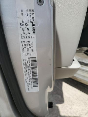 Photo 12 VIN: 2A4RR5D17AR116990 - CHRYSLER TOWN & COU 