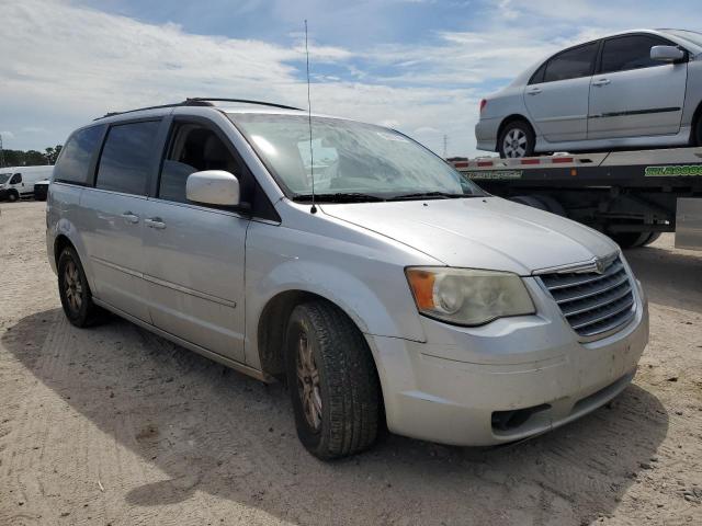 Photo 3 VIN: 2A4RR5D17AR116990 - CHRYSLER TOWN & COU 