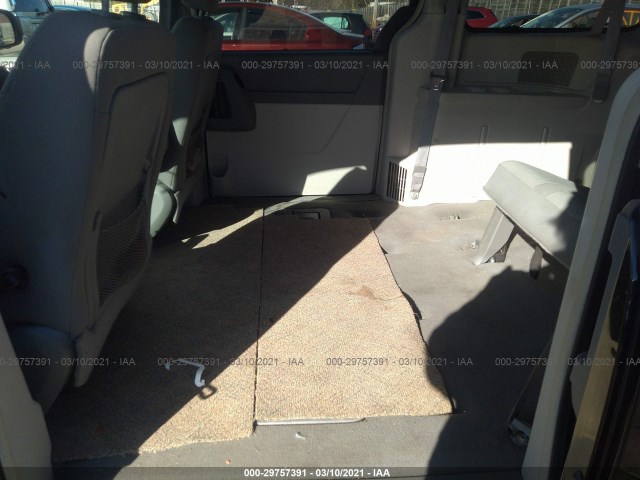 Photo 7 VIN: 2A4RR5D17AR162612 - CHRYSLER TOWN & COUNTRY 