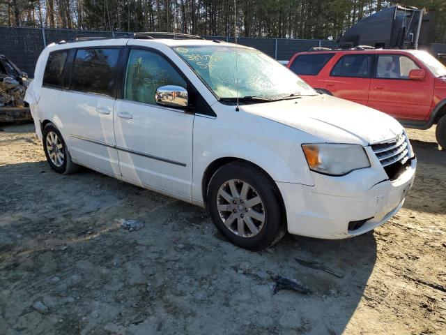 Photo 3 VIN: 2A4RR5D17AR162741 - CHRYSLER TOWN & COU 