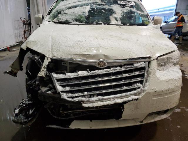 Photo 4 VIN: 2A4RR5D17AR178423 - CHRYSLER TOWN & COU 