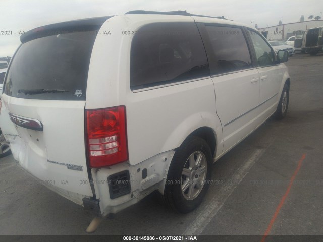 Photo 3 VIN: 2A4RR5D17AR213932 - CHRYSLER TOWN & COUNTRY 