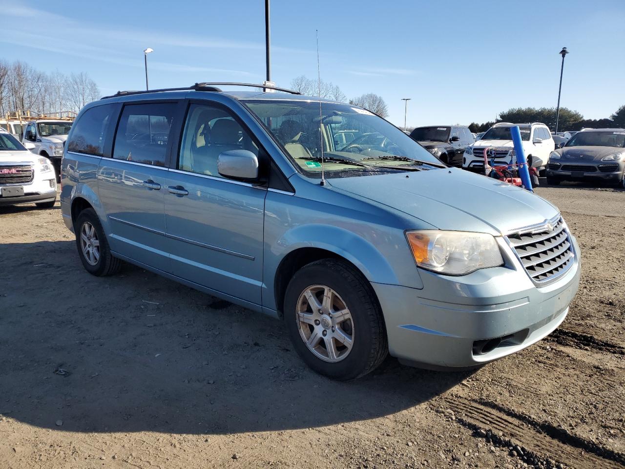 Photo 3 VIN: 2A4RR5D17AR214501 - CHRYSLER TOWN & COUNTRY 