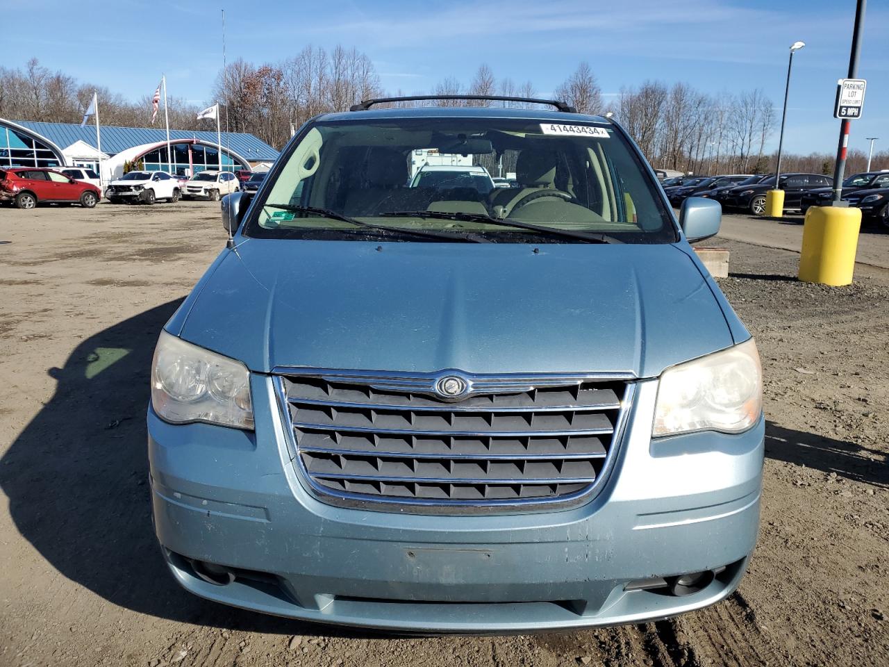 Photo 4 VIN: 2A4RR5D17AR214501 - CHRYSLER TOWN & COUNTRY 