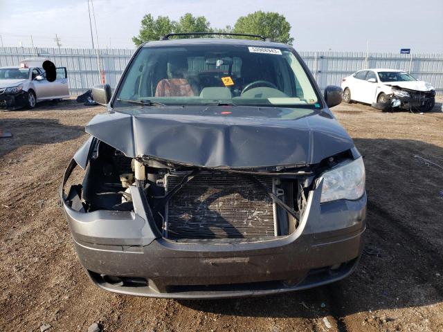 Photo 4 VIN: 2A4RR5D17AR271684 - CHRYSLER TOWN & COU 