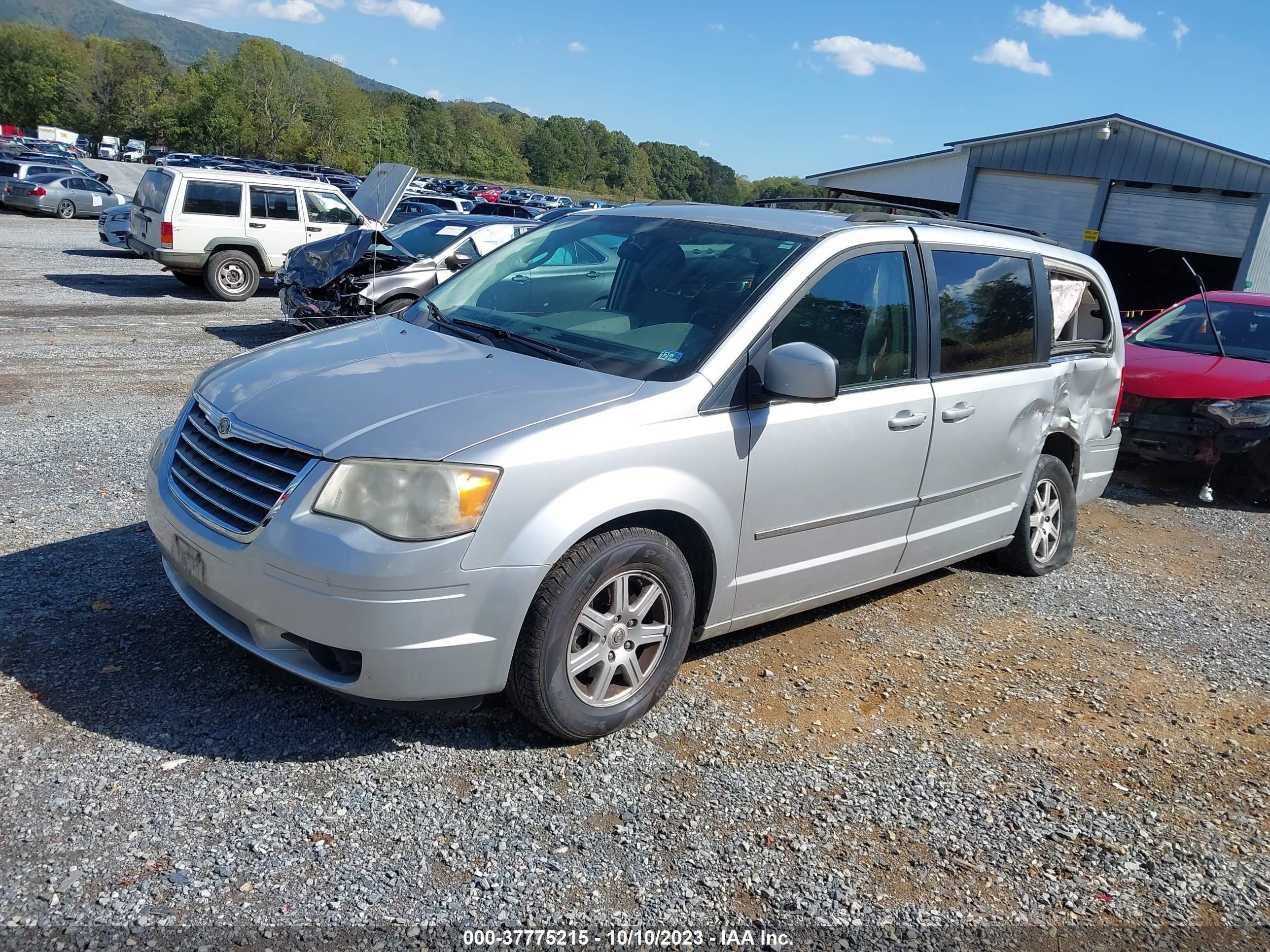 Photo 1 VIN: 2A4RR5D17AR278991 - CHRYSLER TOWN & COUNTRY 