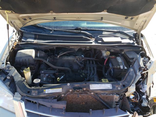 Photo 6 VIN: 2A4RR5D17AR298433 - CHRYSLER TOWN &AMP COU 