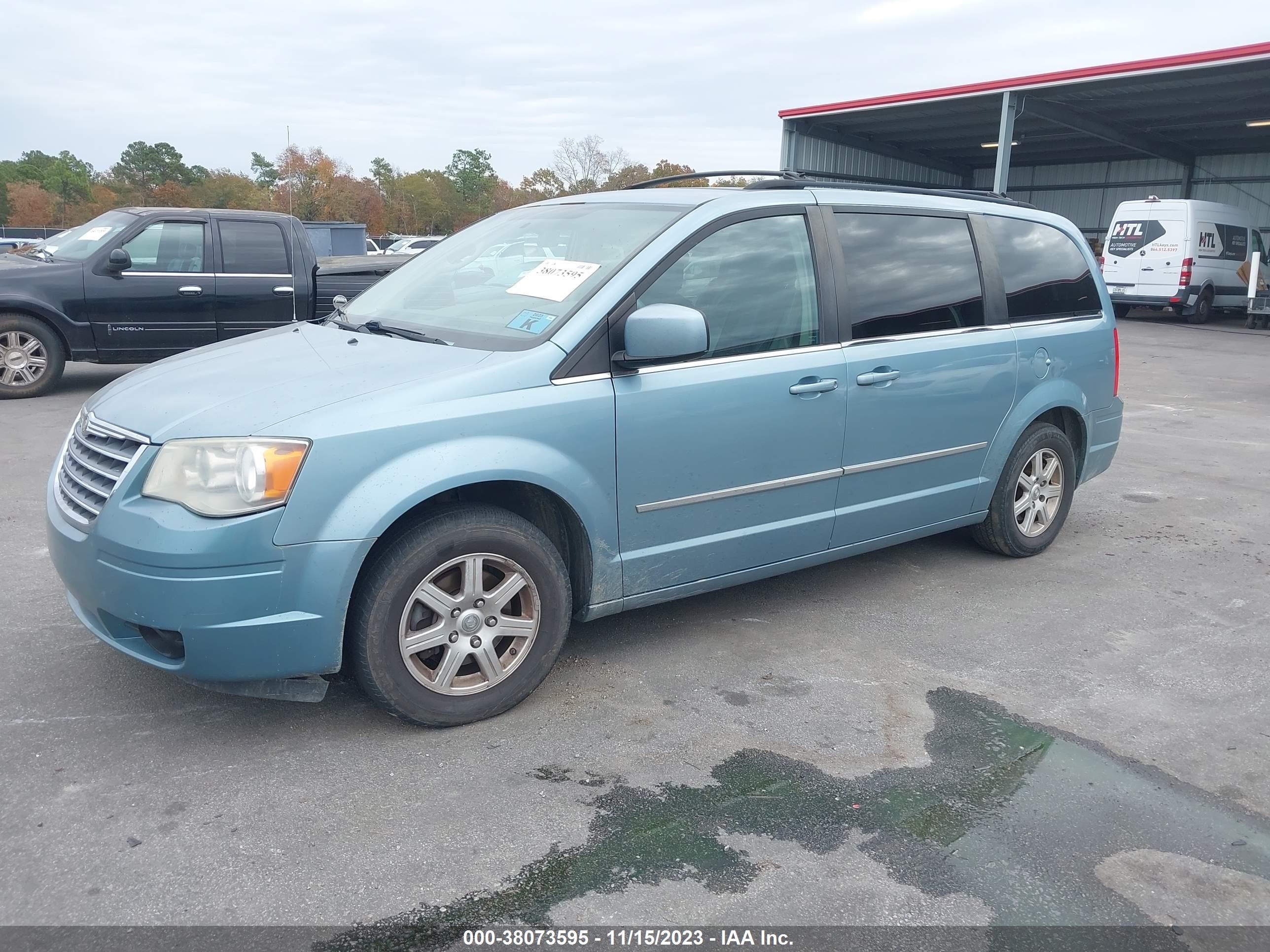 Photo 1 VIN: 2A4RR5D17AR300794 - CHRYSLER TOWN & COUNTRY 