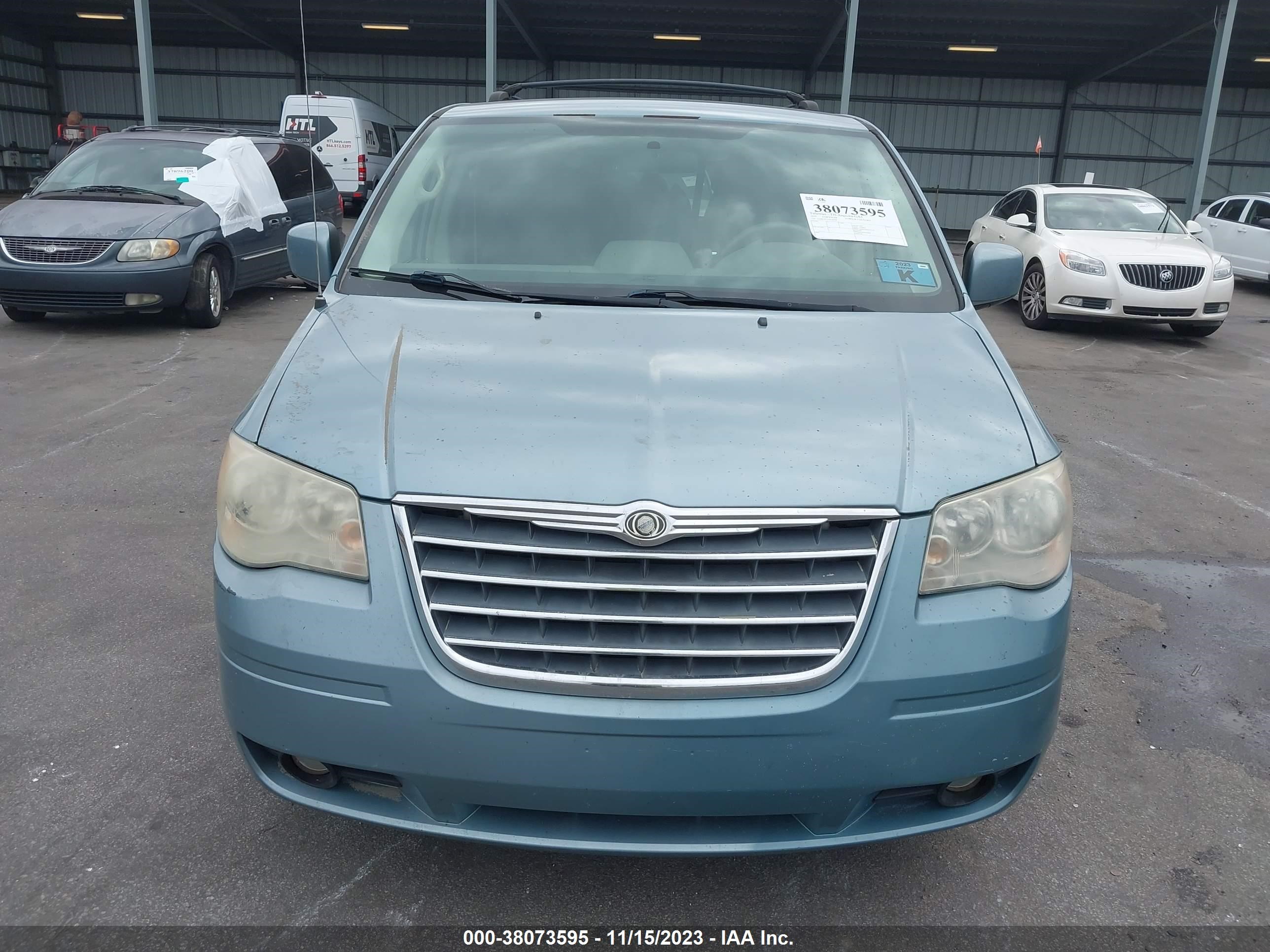 Photo 5 VIN: 2A4RR5D17AR300794 - CHRYSLER TOWN & COUNTRY 