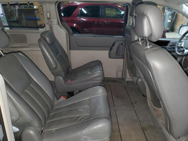 Photo 10 VIN: 2A4RR5D17AR337912 - CHRYSLER TOWN & COU 