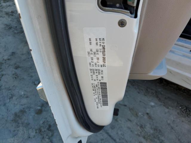 Photo 11 VIN: 2A4RR5D17AR347940 - CHRYSLER TOWN & COU 