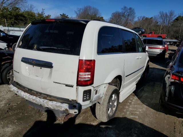 Photo 2 VIN: 2A4RR5D17AR347940 - CHRYSLER TOWN & COU 